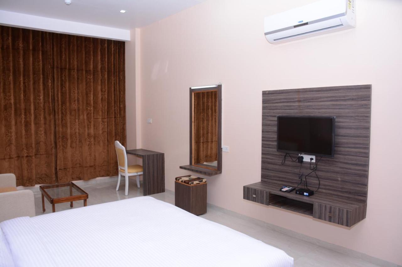 Ratnaa Resort Khamshet Ngoại thất bức ảnh