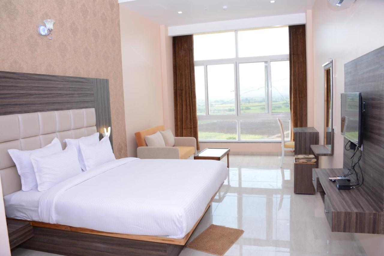 Ratnaa Resort Khamshet Ngoại thất bức ảnh