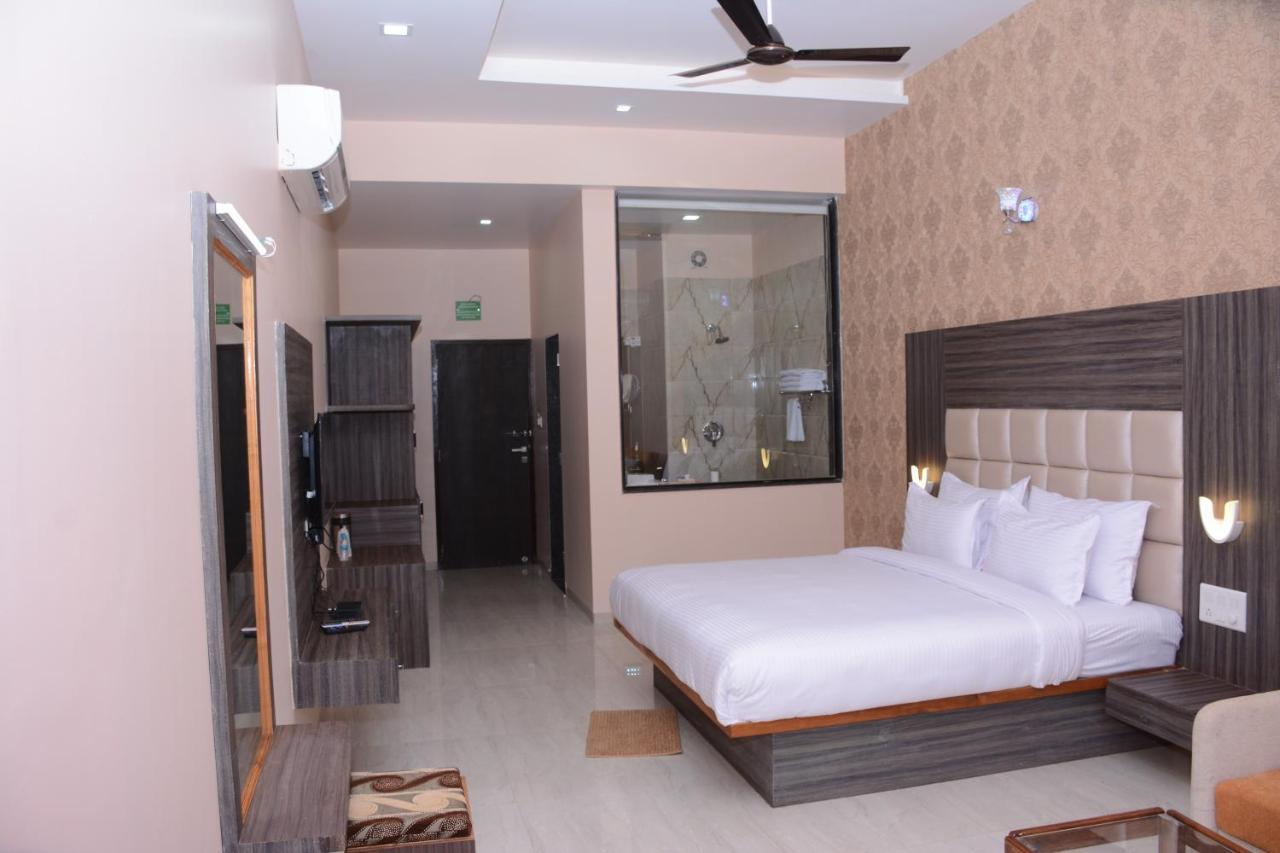 Ratnaa Resort Khamshet Ngoại thất bức ảnh