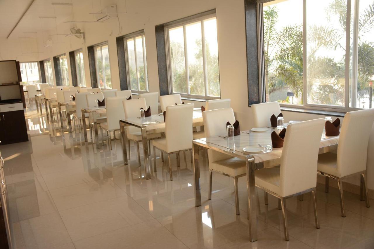 Ratnaa Resort Khamshet Ngoại thất bức ảnh