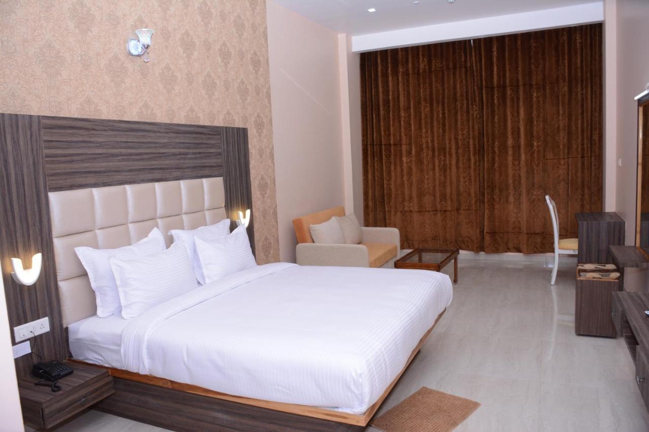 Ratnaa Resort Khamshet Ngoại thất bức ảnh