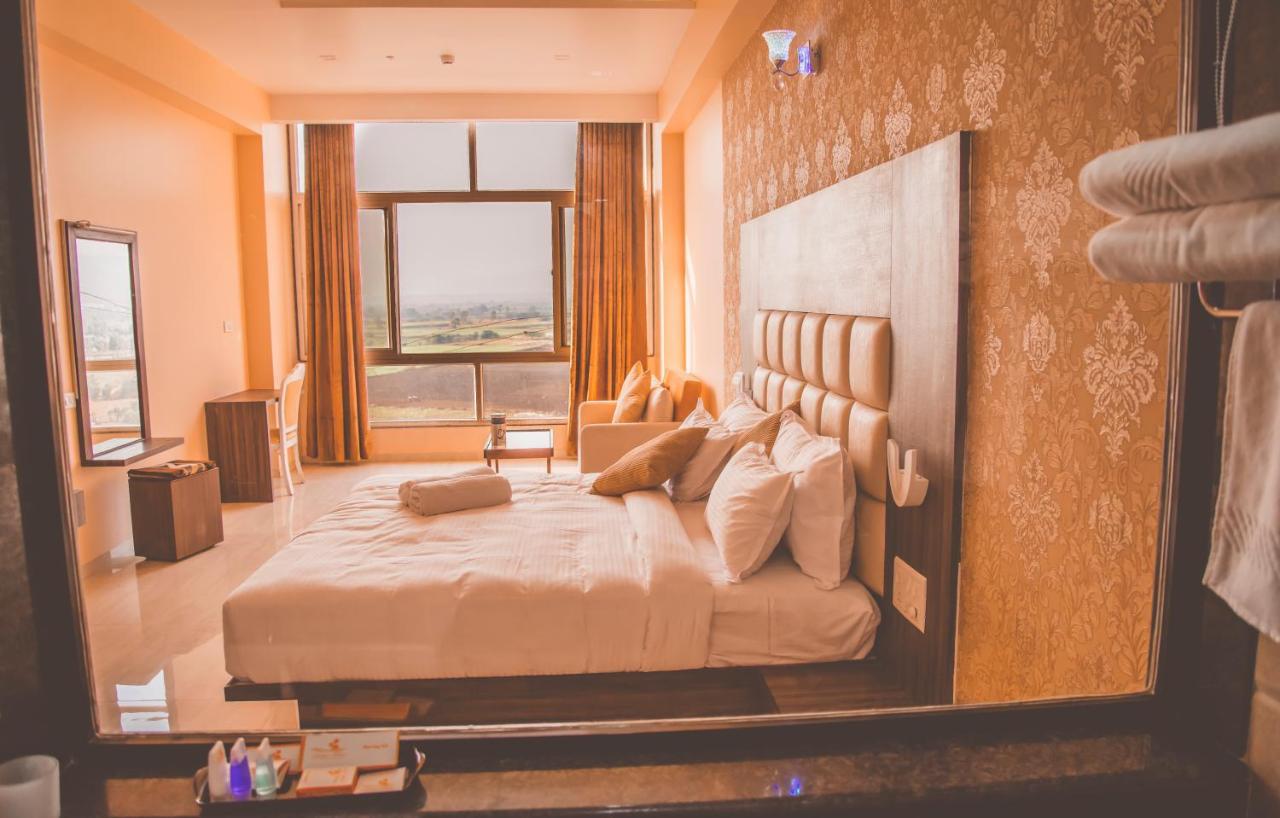 Ratnaa Resort Khamshet Ngoại thất bức ảnh